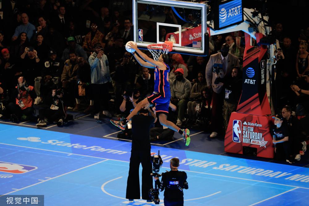 随着中国足 随着中国足